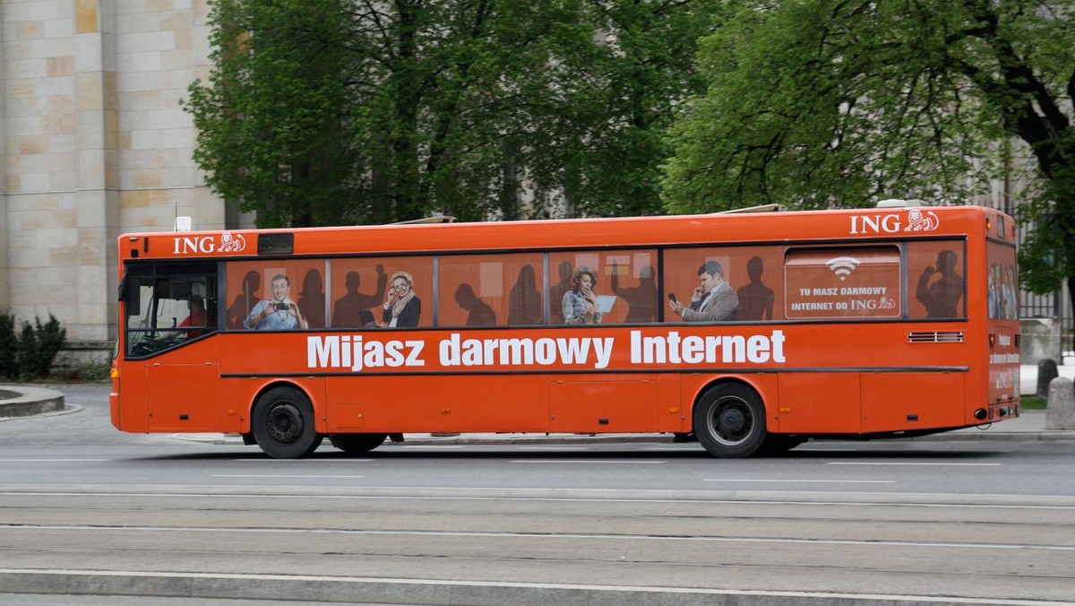 Autobusy z bezpłatnym internetem pojadą we Wrocławiu Już na początku czerwca na ulicach Wrocławia będzie można wsiąść do autobusu, gdzie będzie dostępny bezpłatny internet.