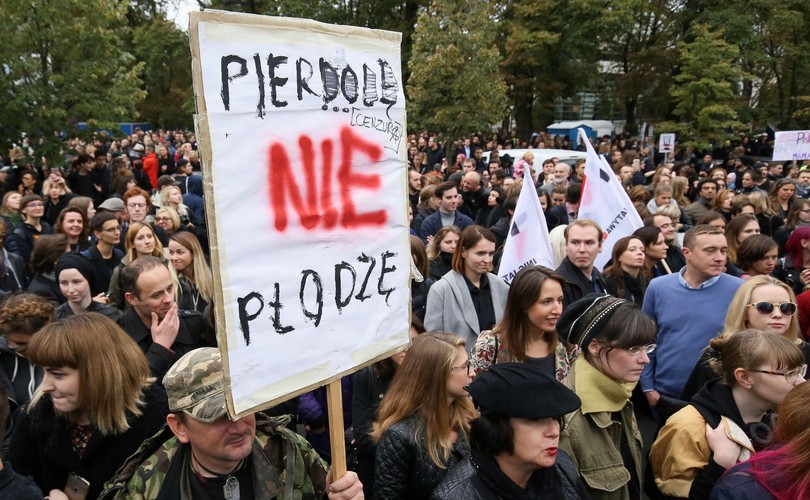 Demonstracje przed Sejmem