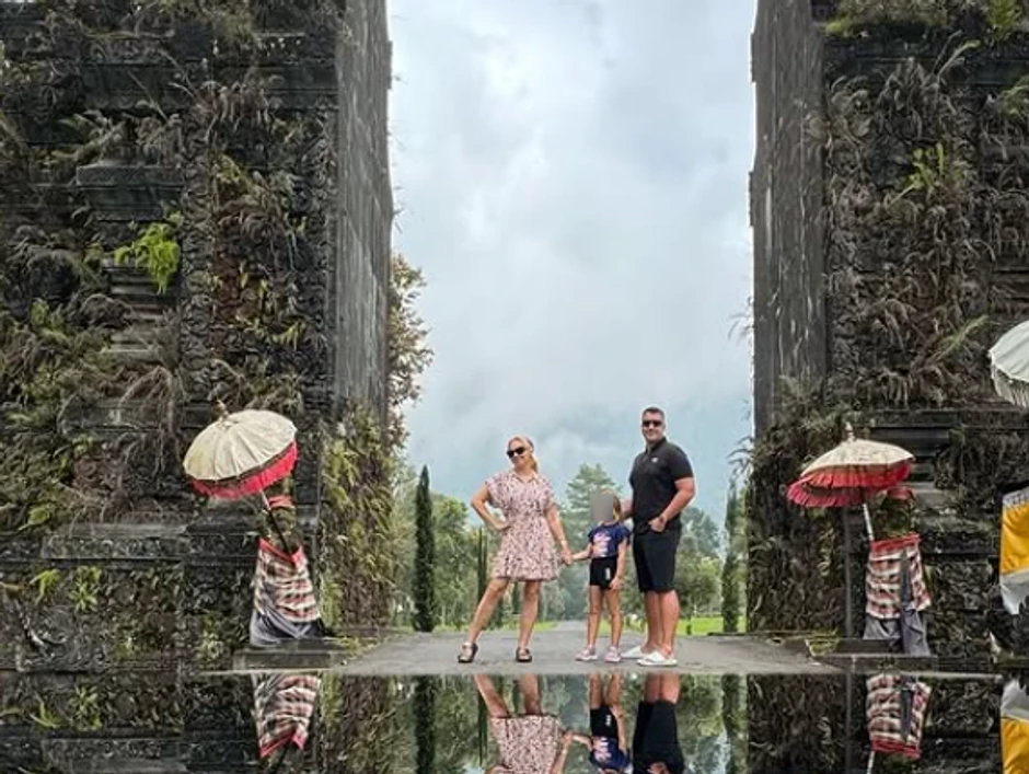 Ivana Selakov sa porodicom na Baliju