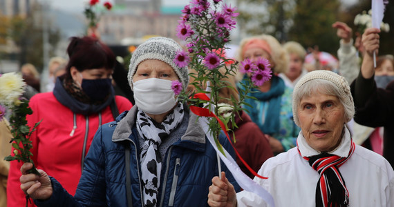 Białoruś.  Protest emerytów.  Milicja używała granatów gazowych i ogłuszających