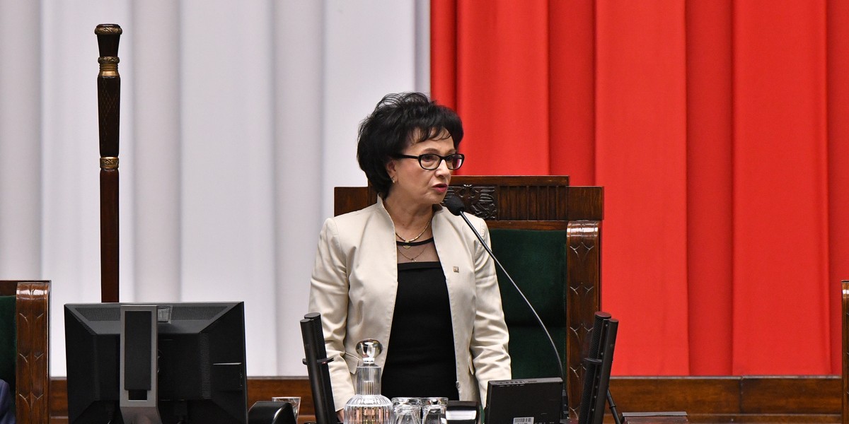 Marszałek Sejmu Elżbieta Witek przez ostatnie lata pracy w polityce odłożyła nieco ponad 3 tysiące złotych. Jak wynika z jej oświadczenia, majątek poseł PiS jest najmniejszy - w porównaniu do marszałka seniora Sejmu oraz marszałka Senatu.