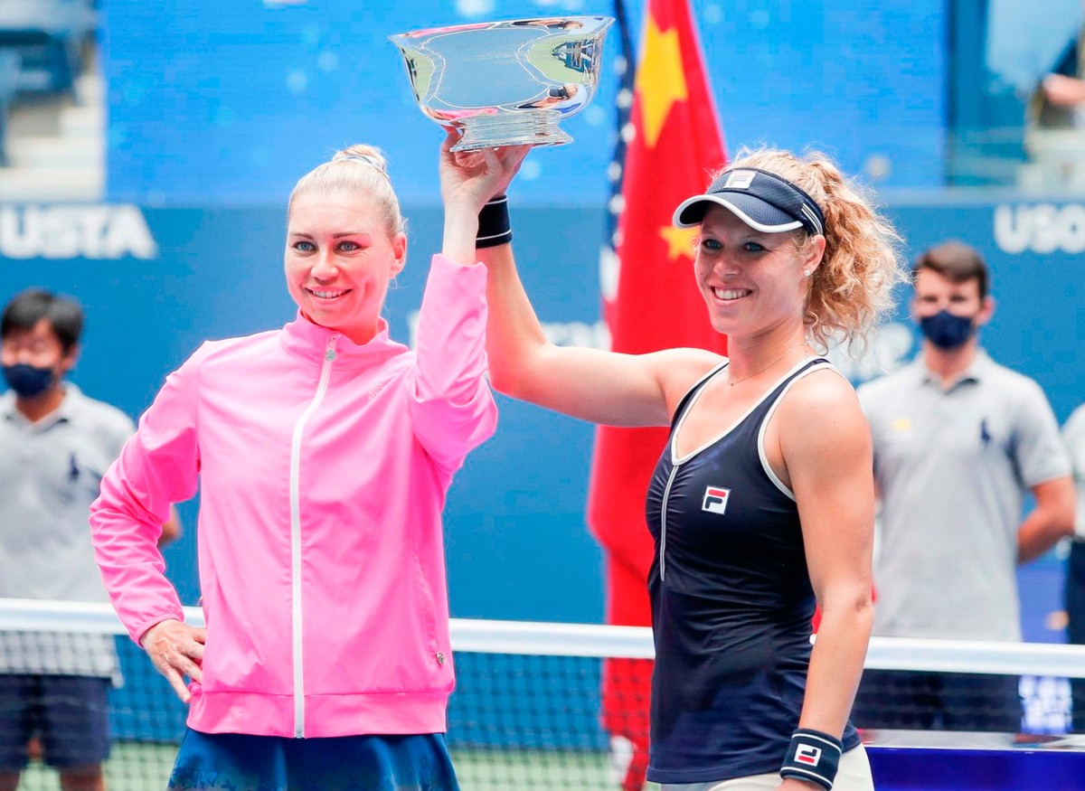 Wiera Zwonariewa (z lewej) i Laura Siegemund