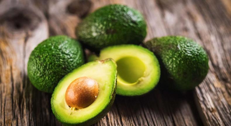 Here are some ways that avocado, a super food, promotes hair development.