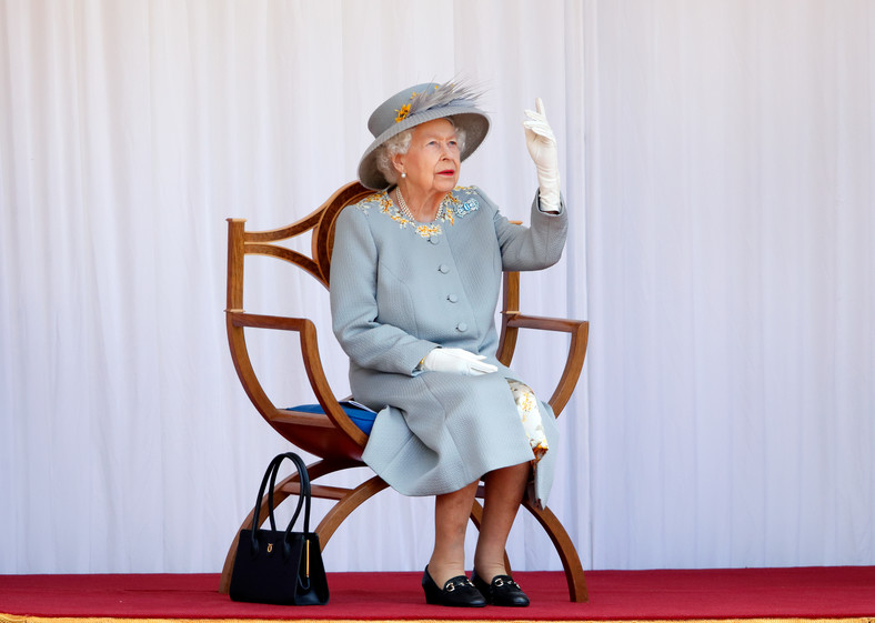 Królowa Elżbieta II w czasie "Trooping the colour"
