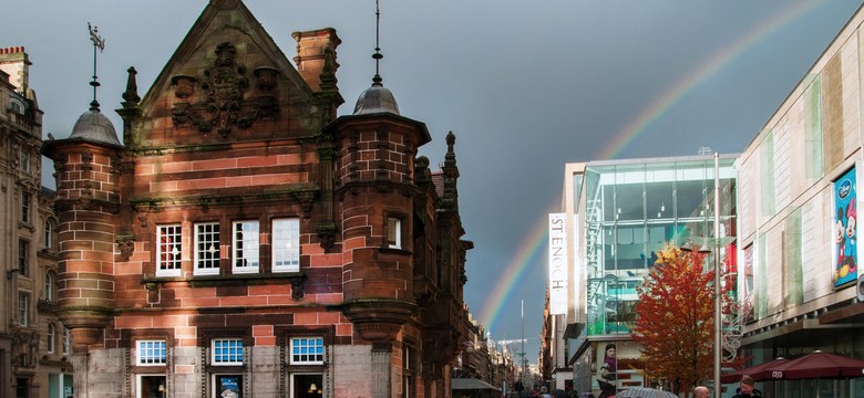 Policyjny śmigłowiec runął na pub centrum Glasgow. Są ofiary śmiertelne