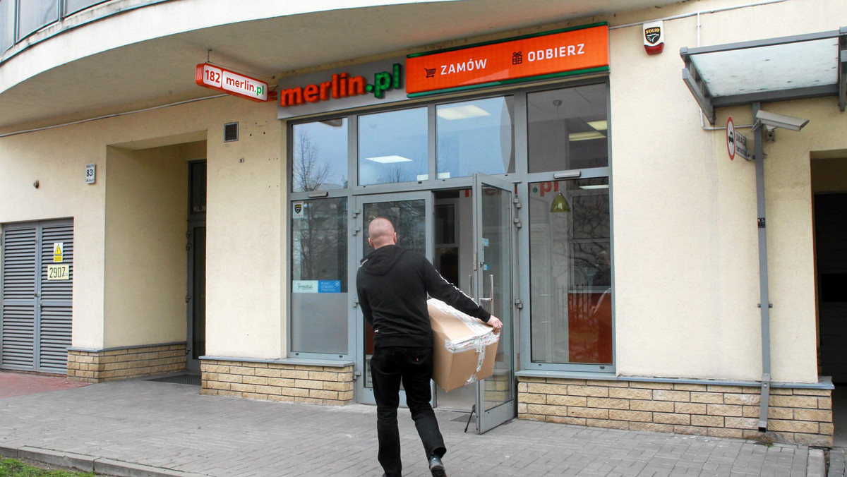 Merlin.pl rozpocznie sprzedaż w ciągu kilku tygodni, w ramach dzierżawy przez Topmall, podał właściciel serwisu - Czerwona Torebka.