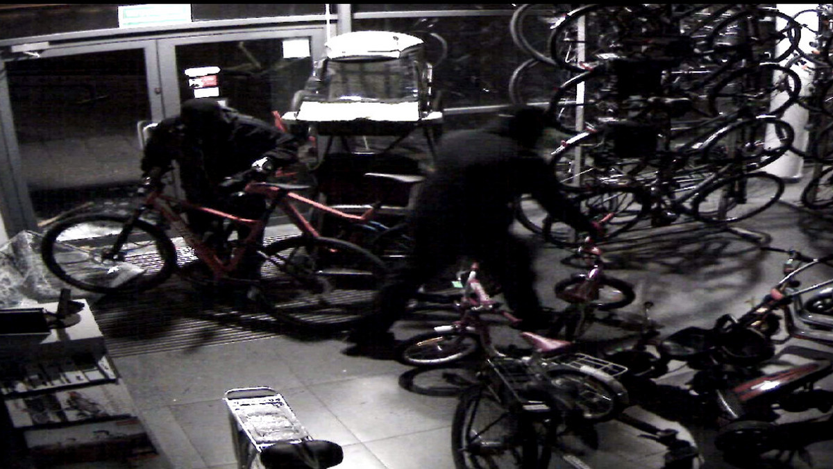 W ostatni weekend doszło w Mikołowie do kradzieży czterech wysokiej jakości rowerów. Zamaskowani sprawcy ukradli jednoślady o wartości rynkowej sięgającej 85 tys. złotych.