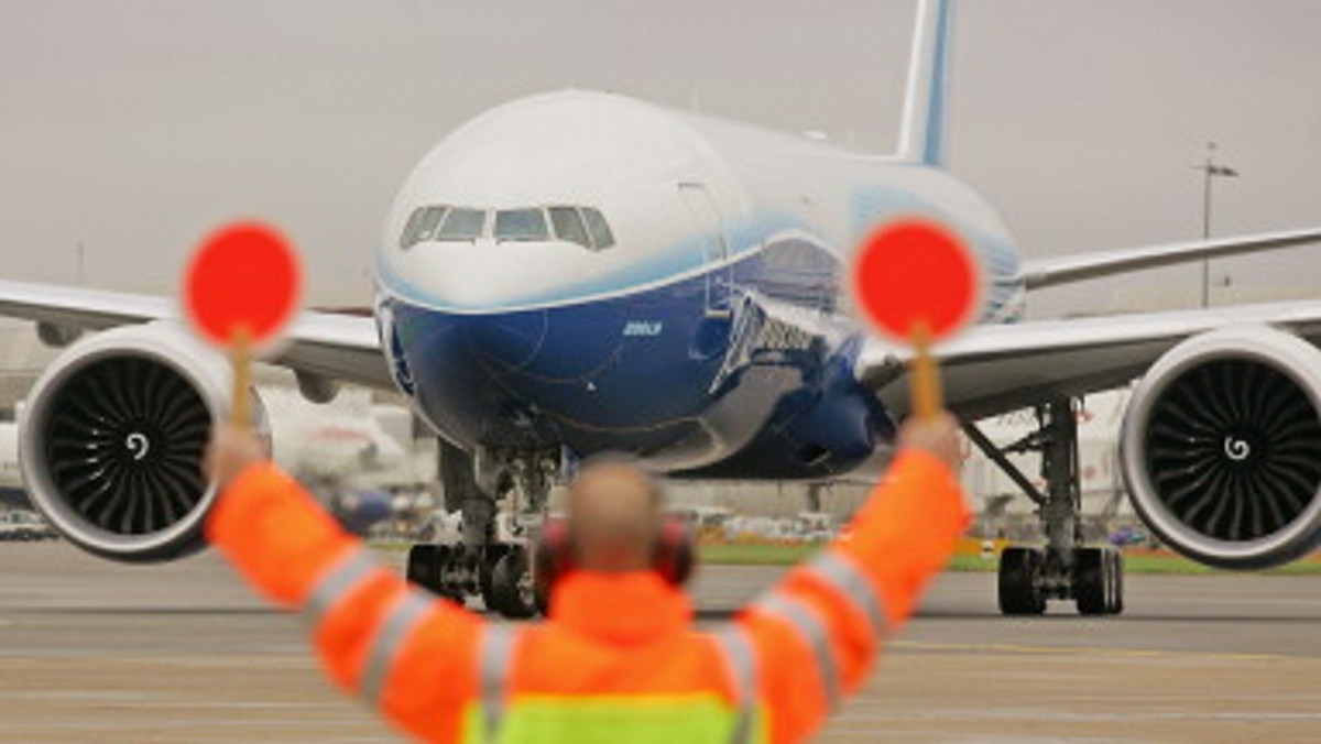 Światowa Organizacja Handlu (WTO) uznała w poufnym raporcie, że amerykański koncern Boeing otrzymał ponad 20 mld dol. dotacji rządowych, których zasadność kwestionuje Unia Europejska. WTO wezwała do ich wycofania - poinformowało źródło europejskie.