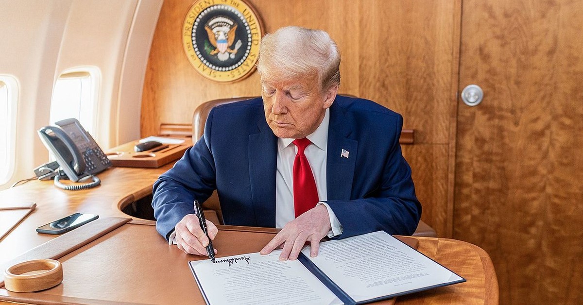 Wojna handlowa na horyzoncie? Trump zapowiada wysokie cła na towary z UE. Padła konkretna data