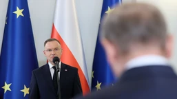 starcie dudy z tuskiem o bąkiewicza. prezydent odciął się premierowi i
