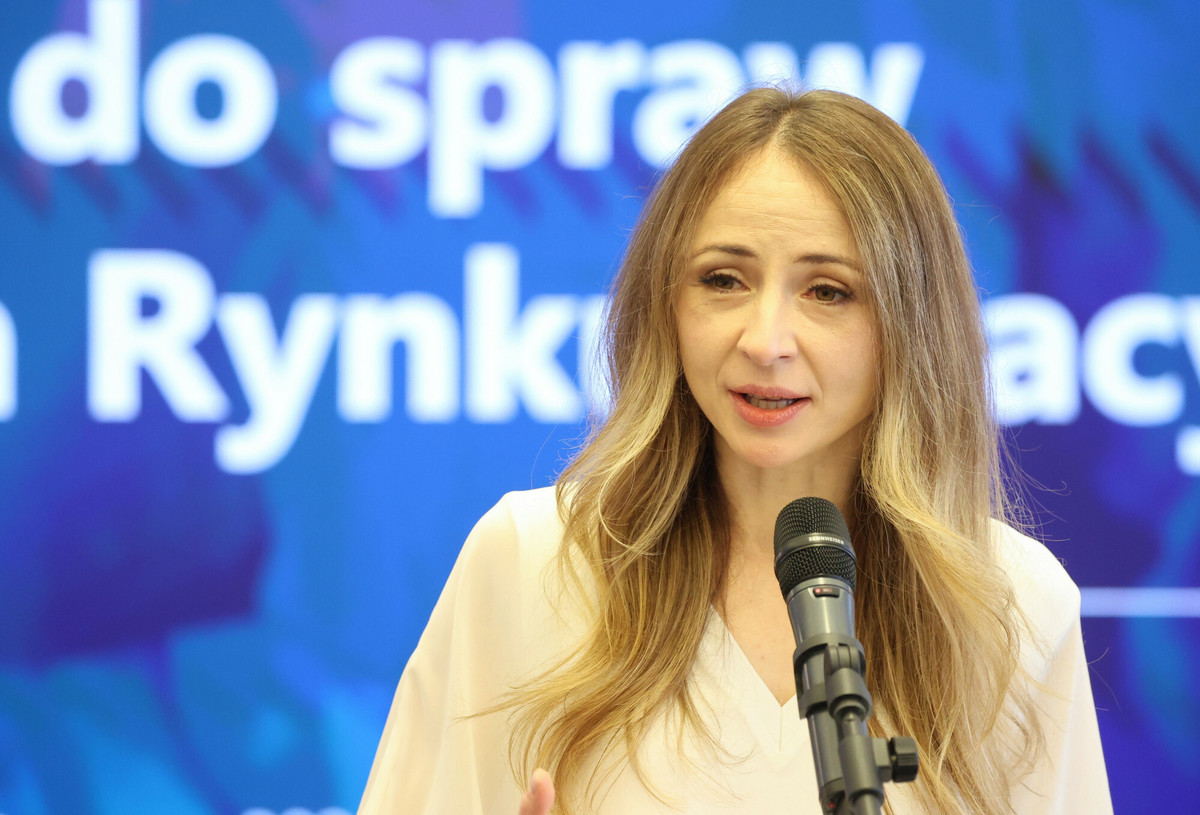 Ministra Dziemianowicz-Bąk: tydzień pracy powinien zostać skrócony