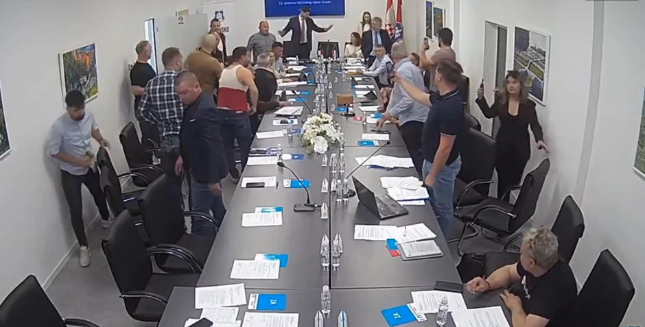 Haos u skupštini u BiH