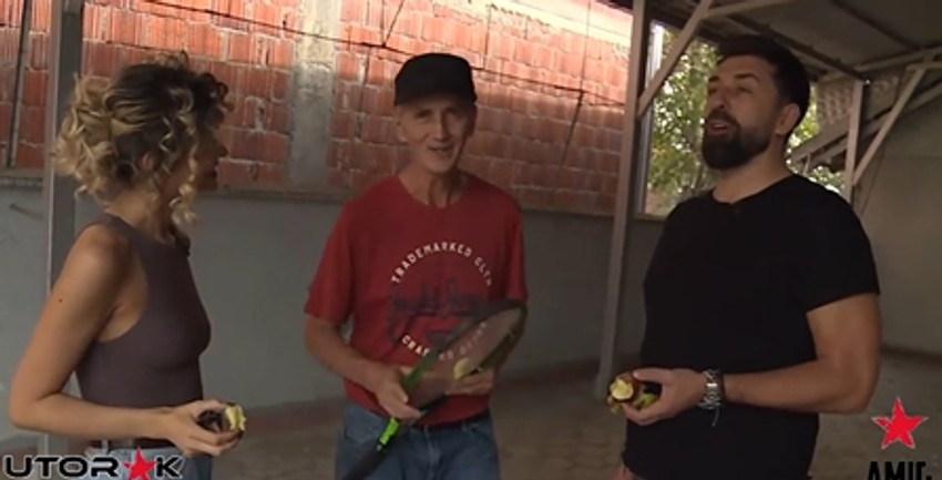 Milica Pavlović sa tatom i Ognjenom Amidžićem u rodnom selu