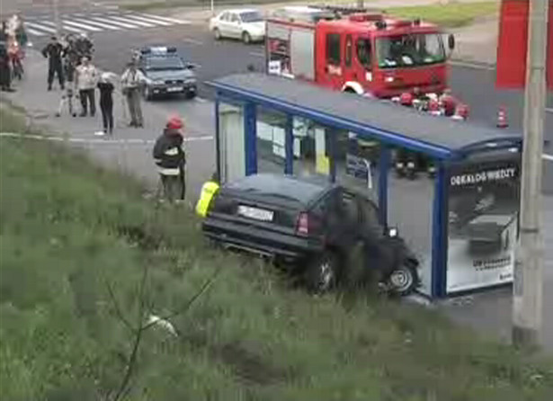 Pijak wjechał w przystanek. Zabił dziecko