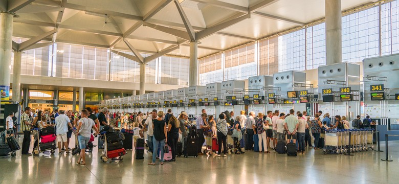 Duże opóźnienia na europejskich lotniskach dla pasażerów spoza strefy Schengen