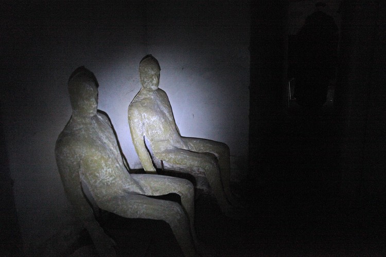 KRAKÓW. Schron przeciwatomowy zamieniony w parking samochodowy na Osiedlu Hutniczym