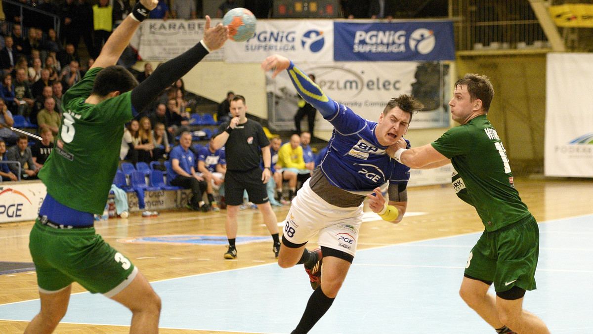MMTS Kwidzyn wygrał swój mecz piątej kolejki PGNiG Superligi mężczyzn i jest na piątym miejscu w tabeli. Czwarty mecz w tym sezonie przegrali piłkarze PGE Stali Mielec.