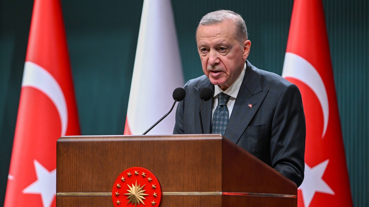 Przełom w konflikcie Turcja-Kurdystan. PKK rezygnuje z broni