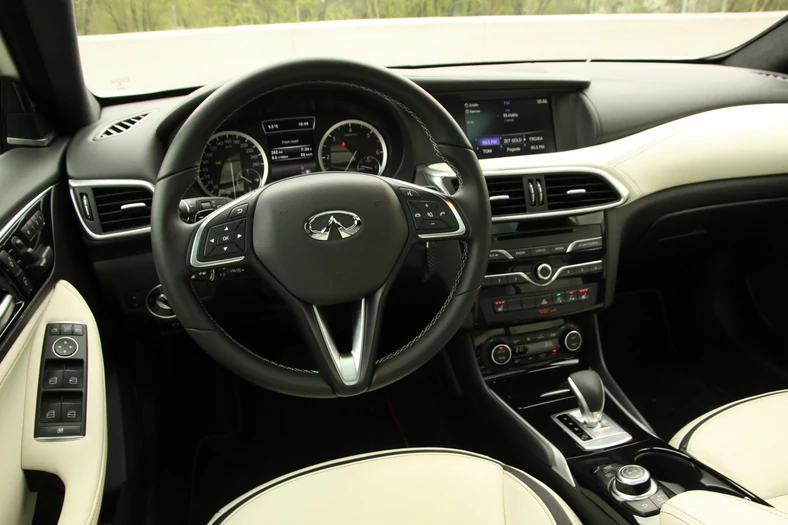 Infiniti Q30 2.2d DCT AWD