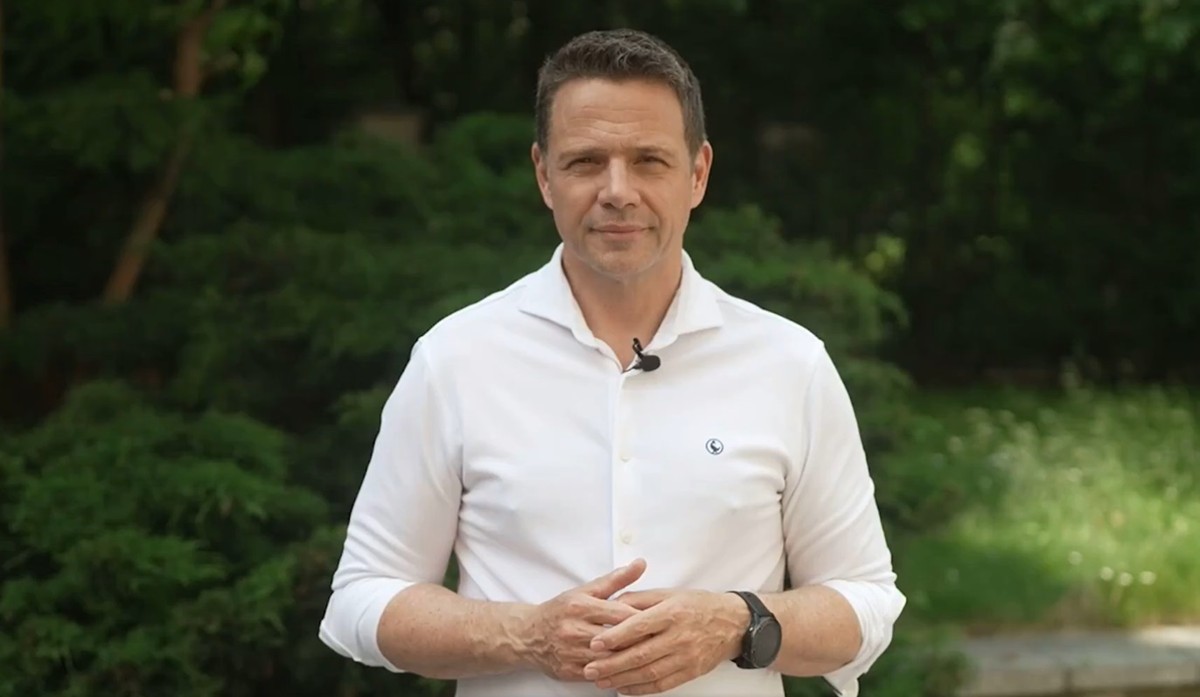 Prezydent Warszawy Rafał Trzaskowski poinformował we wtorek o zwołaniu sztabu w Stołecznym Centrum Bezpieczeństwa w związku z pożarem w metrze.