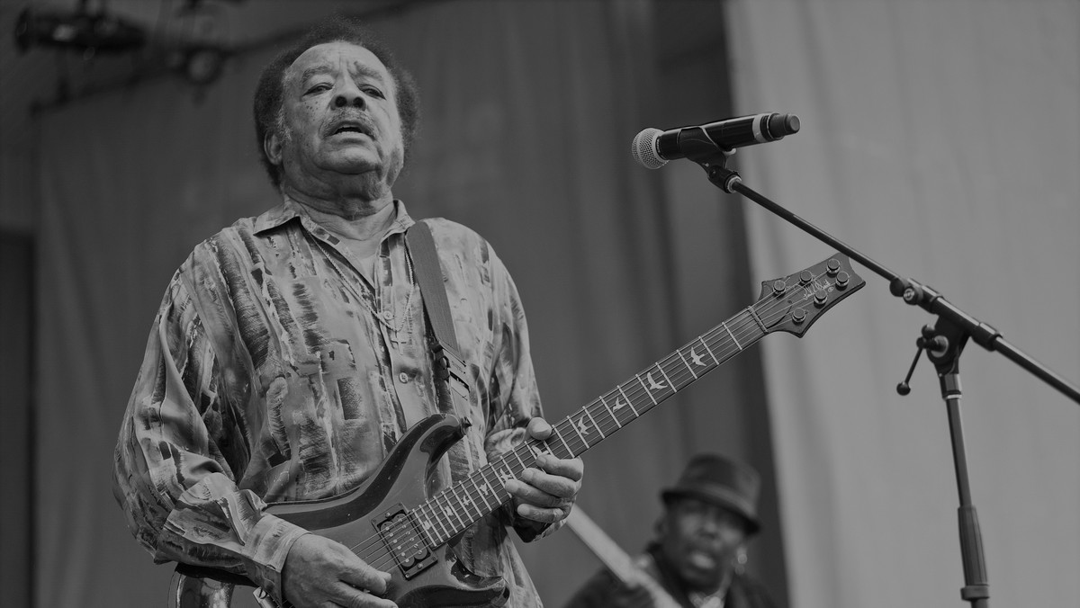 <strong>Był uważany nie tylko za legendę elektrycznego bluesa z Chicago, ale w ogóle za jedną z największych postaci w historyki muzyki bluesowej. Jimmy Johnson zmarł 31 stycznia 2022 r. w swoim domu pod Chicago w wieku 93 lat — poinformowała dziś jego rodzina.</strong>