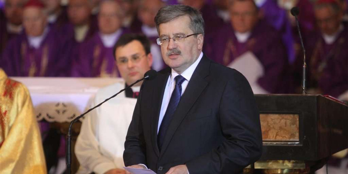 Prezydent Komorowski na pogrzebie abp Życińskiego. ZDJĘCIA