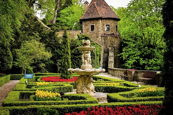 Zamek Książ na weekend. Tarasy pełne kwiatów i bajeczna architektura