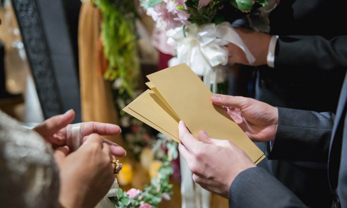 Podatek od prezentów ślubnych. Młode pary nie mają pojęcia, a fiskus może wlepić karę