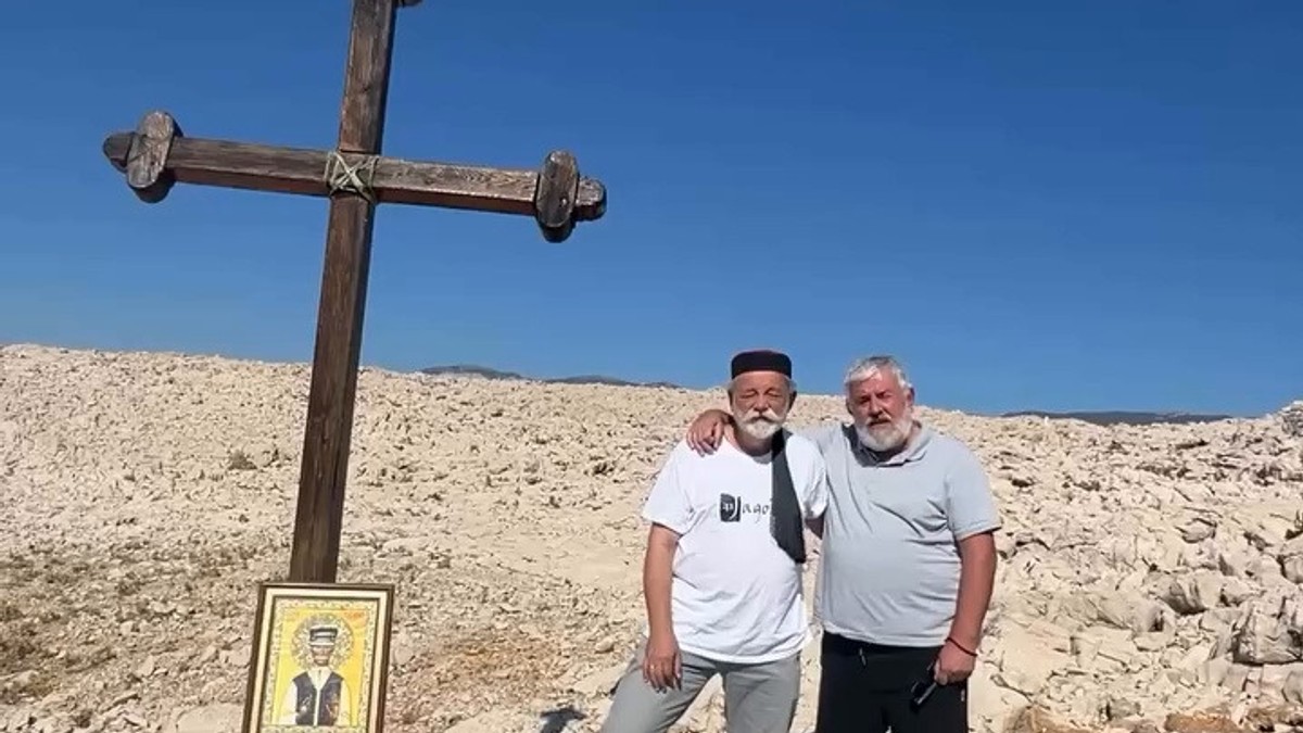 KO SU SRBI KOJI POSTAVLJAJU PRAVOSLAVNE KRSTOVE PO HRVATSKOJ Skupljaju donacije za istraživanje stratišta iz Drugog svetskog rata