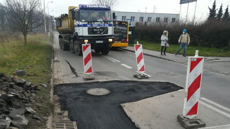 Wiosenne łatanie dróg w Stargardzie 