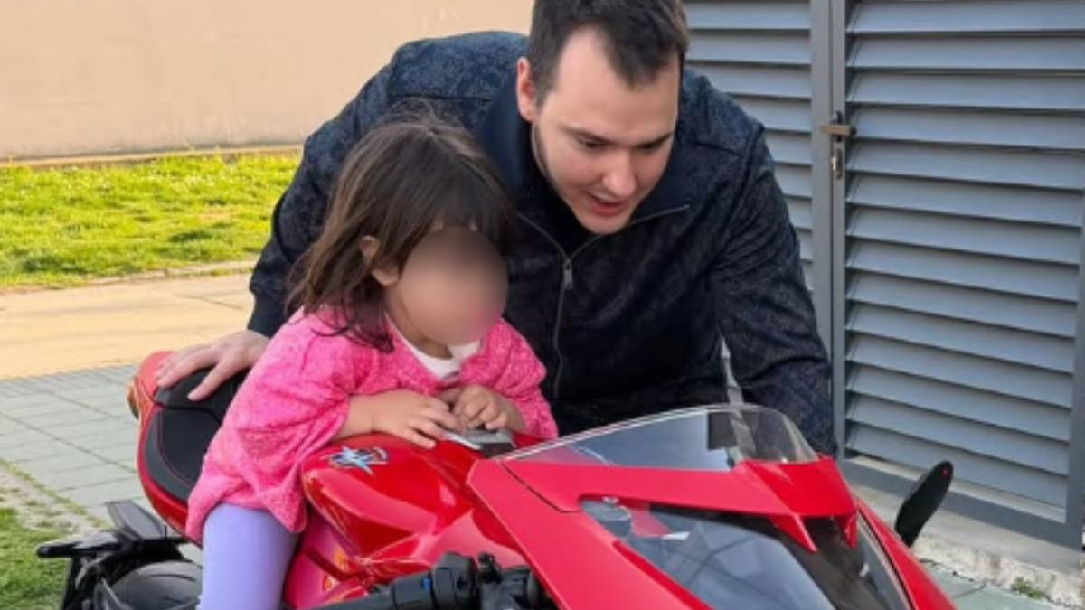 Aleksa Balašević sa ćerkicom Verom