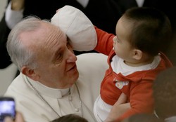 Człowiek Roku "Time" i gejowskiego pisma. Franciszek kończy dziś 77 lat. ZDJĘCIA