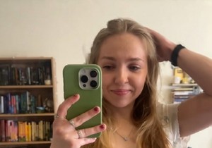 Radi u butiku i kad je došla na posao ovako odevena, odmah su je opomenuli