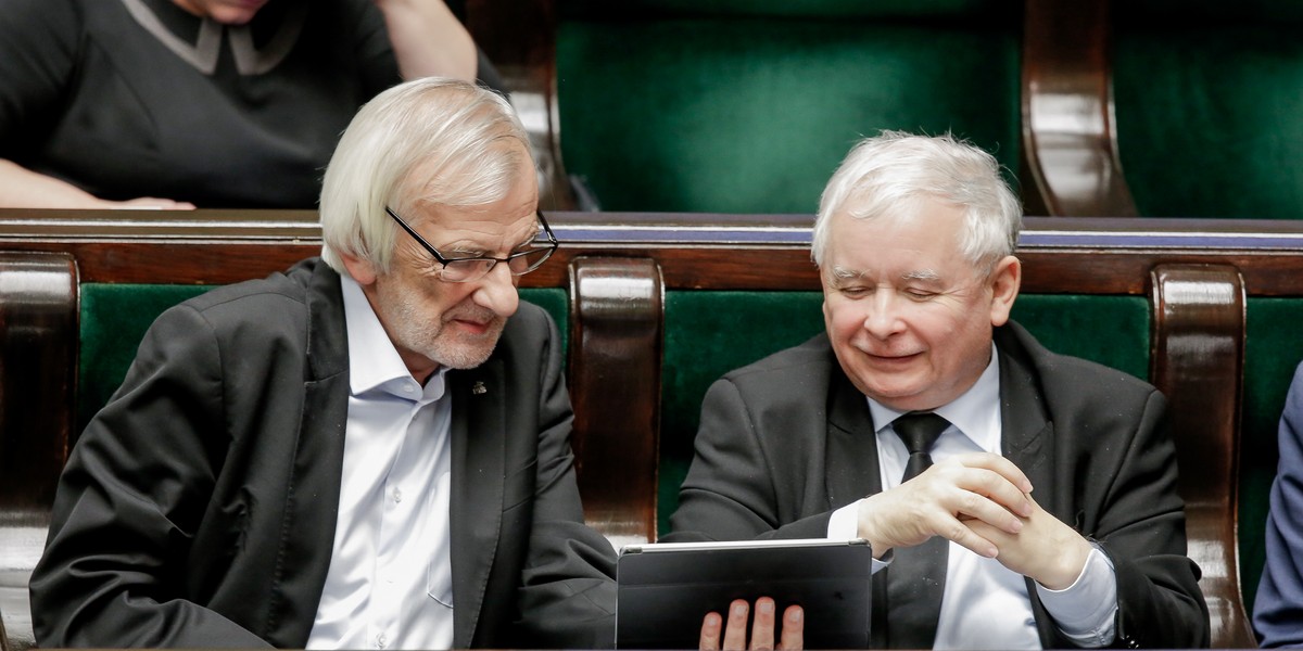 Nowy sondaż. Wyborcy PiS tracą wiarę w zwycięstwo. Ci Platformy też.