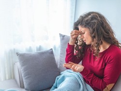 Nie chcesz, by okres przeziębień negatywnie wpłynął na włosy? Zadbaj o l-lizynę!