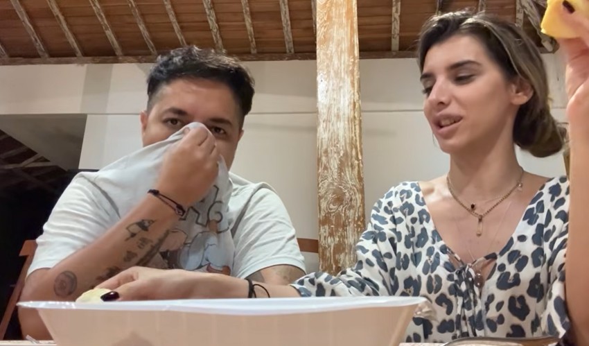 Marija Šerifović i Jovana Pajić probaju durijan