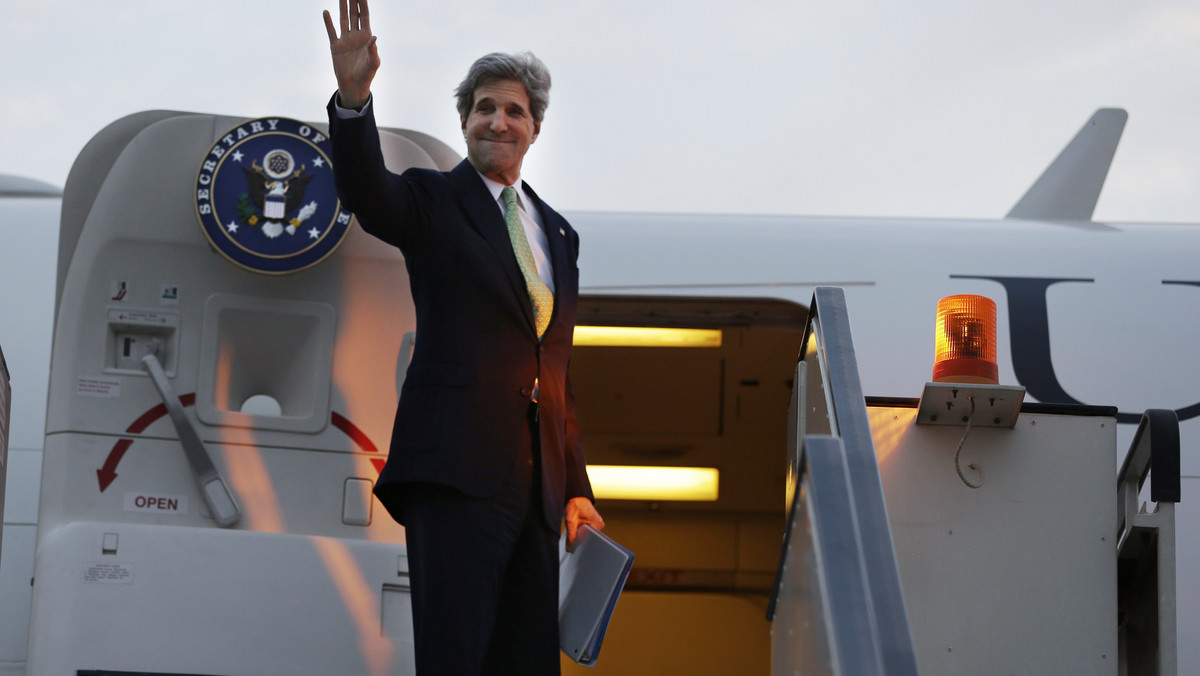 Czas na rozmowy między Iranem a światowymi mocarstwami na temat irańskiego programu atomowego jest ograniczony - powiedział w poniedziałek w stolicy Arabii Saudyjskiej szef amerykańskiej dyplomacji John Kerry.
