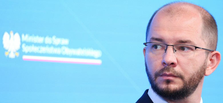 NIW przygląda się finansowaniu projektów organizacji skrajnie prawicowych. Bąkiewicz pod lupą