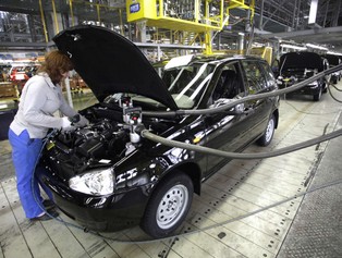 Łada wstrzymuje produkcję. Rosja zaczyna odczuwać sankcje