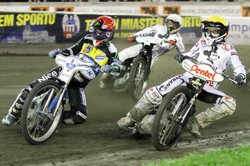 Unibax Toruń surowo ukarany za oddanie meczu walkowerem