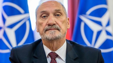 Macierewicz: mamy do czynienia z żenującym widowiskiem