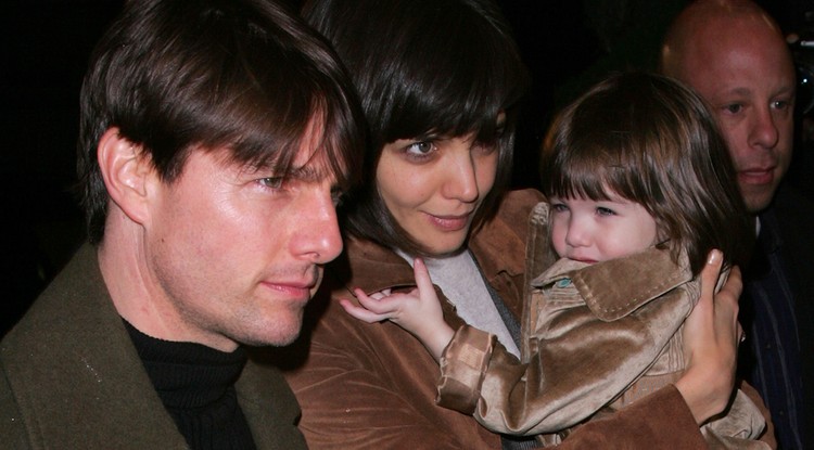 Tom Cruise, Katie Holmes és közös kislányuk, Suri