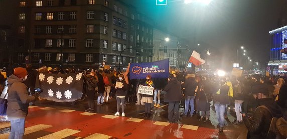 Protest w Krakowie - zablokowano skrzyżowanie przed Mostem Dębnickim