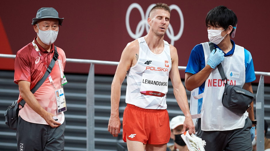 Marcin Lewandowski po tym, jak nie ukończył biegu półfinałowego na 1500 m w IO w Tokio