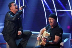 U2 w Polsce sprzedaje się jak świeże bułeczki