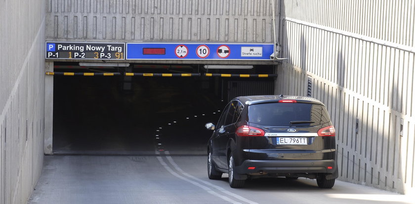 Tablice parkingowe wprowadzają w błąd