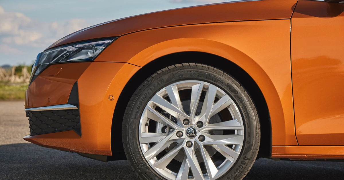 Nowa Skoda trzęsie rynkiem. Ma silnik 1.5 i pali 4,5 l na 100 km. Cena hitem