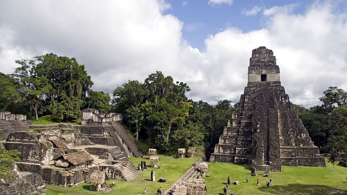 Archeolodzy prowadzący wykopaliska na stanowisku w Gwatemali odkryli bogato wyposażony królewski grobowiec Majów - informuje serwis internetowy Discovery News.