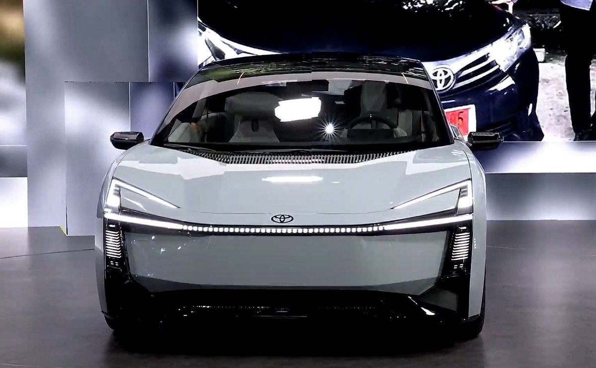 Nowa Toyota Corolla to rewolucja techniczna i stylistyczna. Hybryda 1.5 zaskoczy zasięgiem