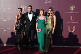 MILUTIN je jedan od najbogatijih SRBA i sad je okupio SVETSKU ELITU u Kanu! Njegova ĆERKA raspametila lepotom: Ovako živi PORODICA GETSBI, dolče vita u punom sjaju